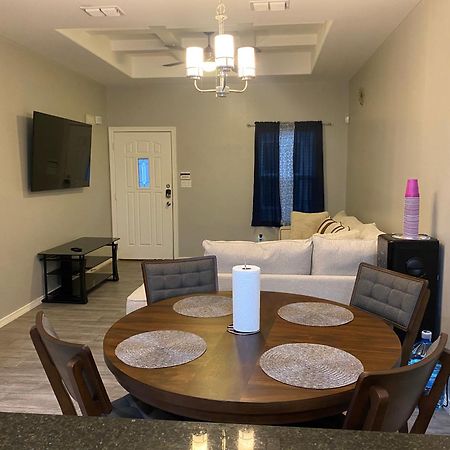 Cozy Getaway With King Bed Near Utrgv Apartment Edinburg Exterior photo